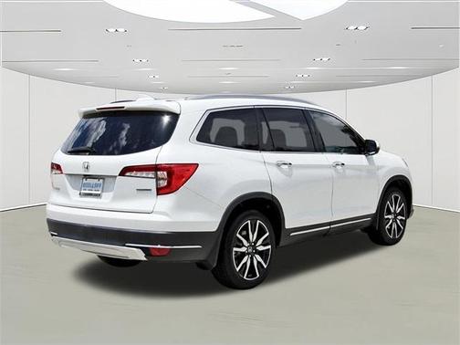 2022 Honda Pilot Touring 7-Passenger