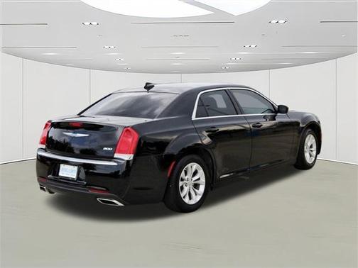 2022 Chrysler 300 Touring