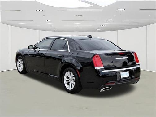 2022 Chrysler 300 Touring
