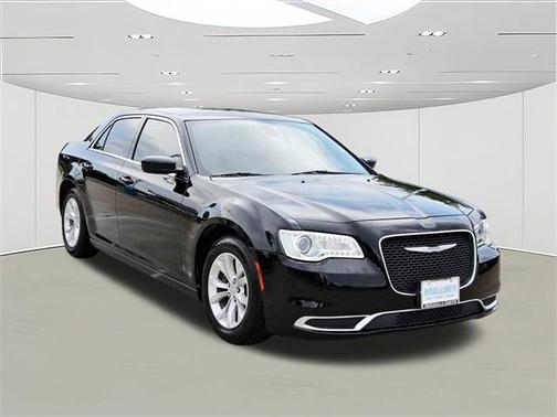 2022 Chrysler 300 Touring
