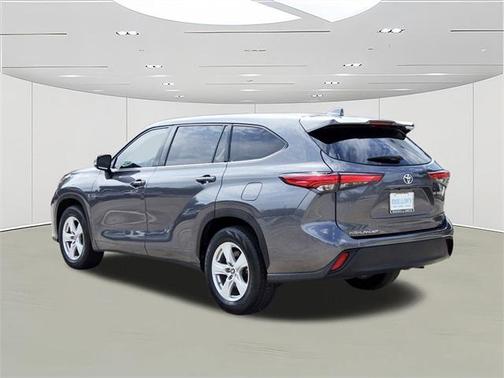 2021 Toyota Highlander LE
