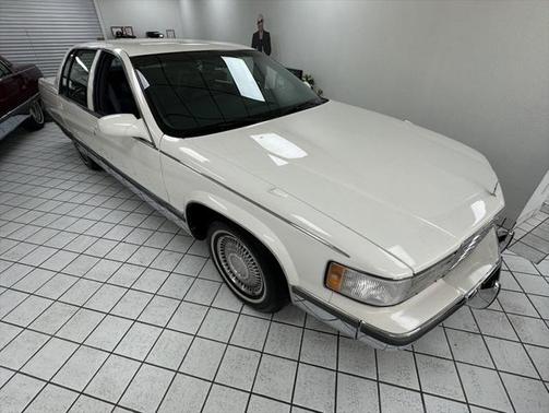 1995 Cadillac Fleetwood Standard