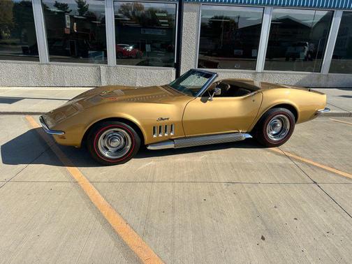 Riverside Gold 1969 Chevrolet Corvette Base