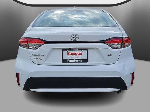 White 2022 Toyota Corolla LE