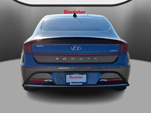 2022 Hyundai SONATA Hybrid SE