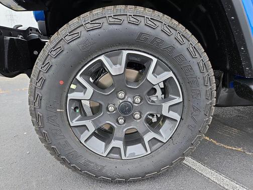hydro blue pearlcoat 2026 Jeep Wrangler 4-Door Sahara 4x4