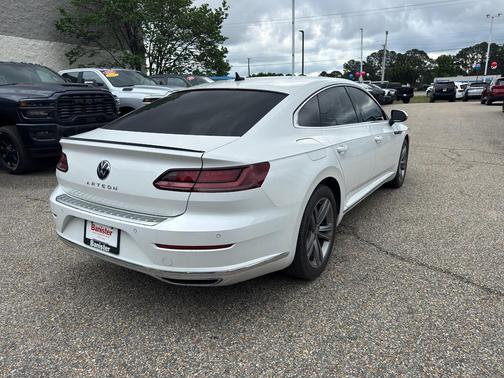 Opal White Pearl 2023 Volkswagen Arteon 2.0T SE