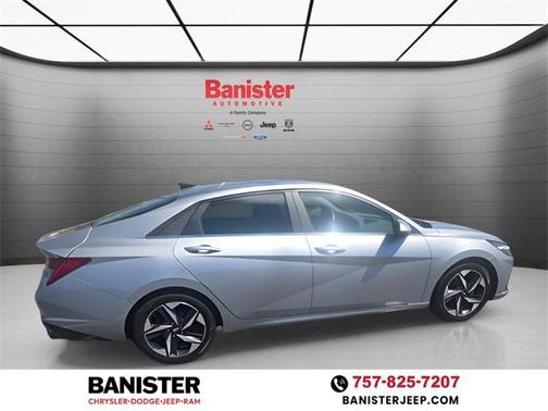 2022 Hyundai ELANTRA SEL