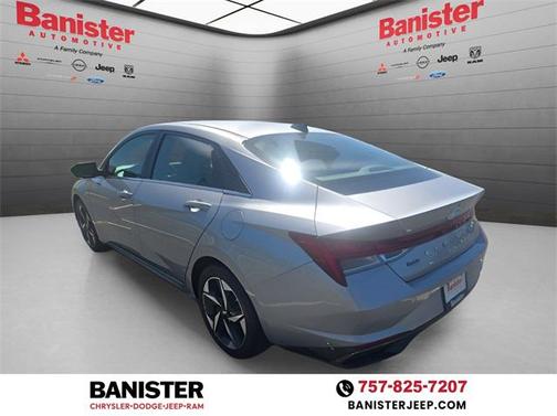 2022 Hyundai ELANTRA SEL