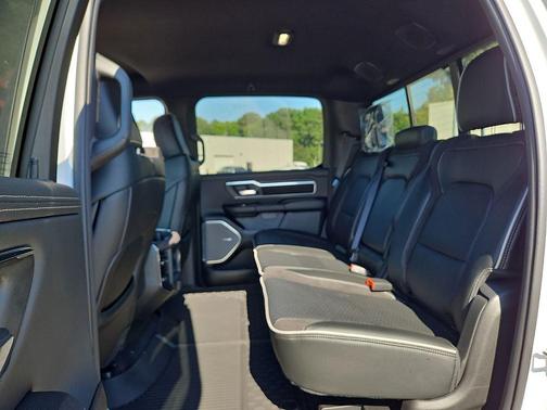 Ivory White Tri-Coat Pearlcoat 2026 RAM 1500 Laramie