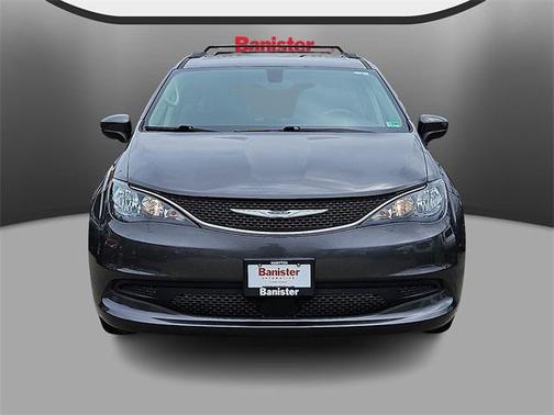 2021 Chrysler Voyager LXI