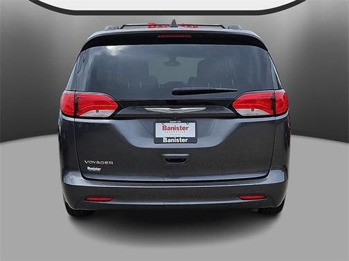 2021 Chrysler Voyager LXI