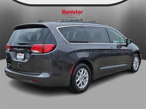 2021 Chrysler Voyager LXI