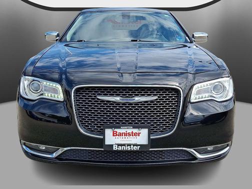 Gloss Black 2020 Chrysler 300 Limited