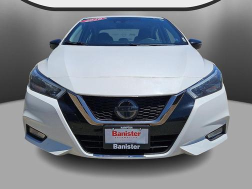 Aspen White TriCoat Pearl 2020 Nissan Versa 1.6 S