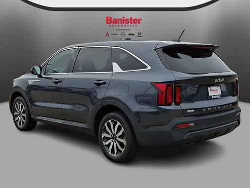 2022 Kia Sorento LX