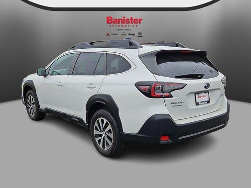 Crystal White Pearl 2024 Subaru Outback Premium