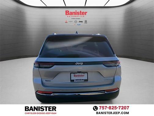 2025 Jeep Grand Cherokee Laredo