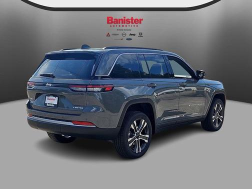 Sting-Gray Clearcoat 2027 Jeep Grand Cherokee Limited