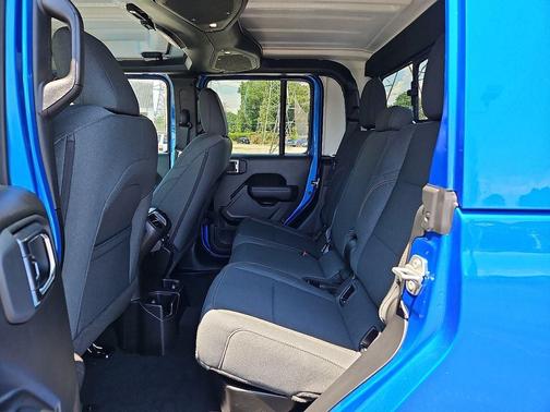 Hydro Blue Pearlcoat 2025 Jeep Gladiator Sport S