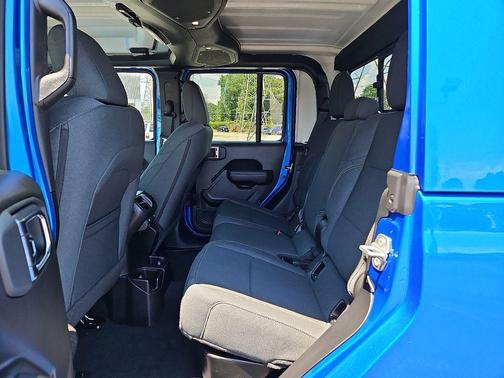 Hydro Blue Pearlcoat 2025 Jeep Gladiator Sport S