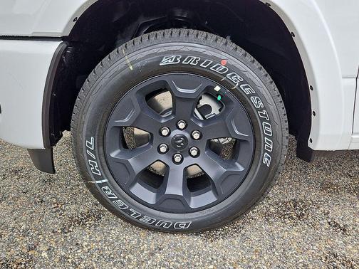 Bright White Clearcoat 2026 RAM 1500 Big Horn/Lone Star