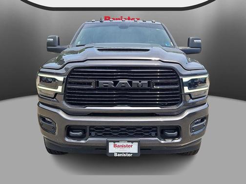 Granite Crystal Metallic Clearcoat 2023 RAM 2500 Laramie Crew Cab 4x4 6'4' Box