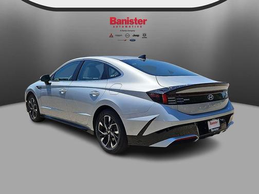 Aero Silver 2025 Hyundai SONATA SEL
