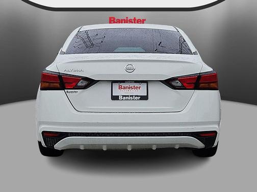 Glacier White 2022 Nissan Altima 2.5 S