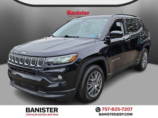 Diamond Black Crystal Pearlcoat 2022 Jeep Compass Latitude