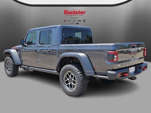 Granite Crystal Metallic Clearcoat 2026 Jeep Gladiator Rubicon