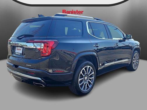 2022 GMC Acadia Denali