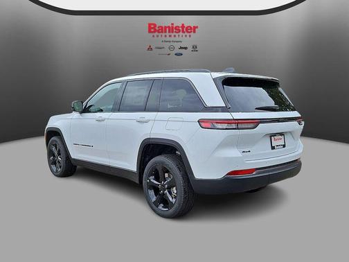 Bright White Clearcoat 2026 Jeep Grand Cherokee Limited