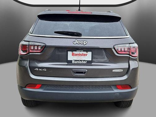 Granite Crystal Metallic Clearcoat 2019 Jeep Compass Latitude