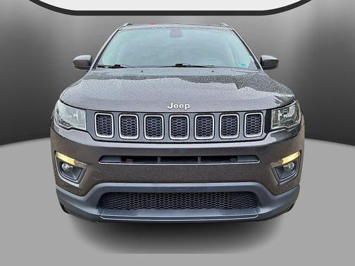 Granite Crystal Metallic Clearcoat 2019 Jeep Compass Latitude