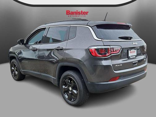 Granite Crystal Metallic Clearcoat 2019 Jeep Compass Latitude