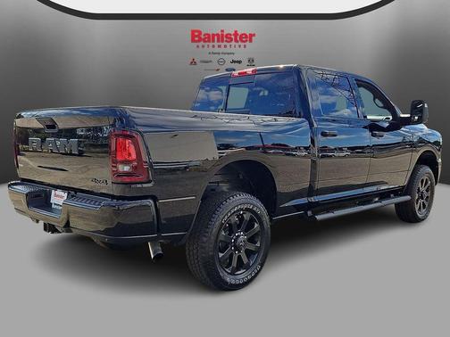 Diamond Black Crystal Pearlcoat 2026 RAM 2500 Black Express Crew Cab 4x4 6'4' Box