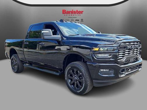 Diamond Black Crystal Pearlcoat 2026 RAM 2500 Black Express Crew Cab 4x4 6'4' Box