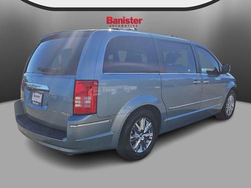 2009 Chrysler Town & Country Limited