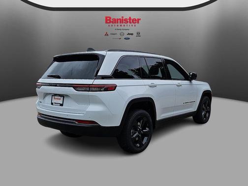 Bright White Clearcoat 2026 Jeep Grand Cherokee Limited