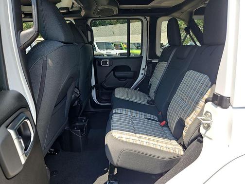 Bright White Clearcoat 2026 Jeep Wrangler 4-Door 85th Anniversary Edition