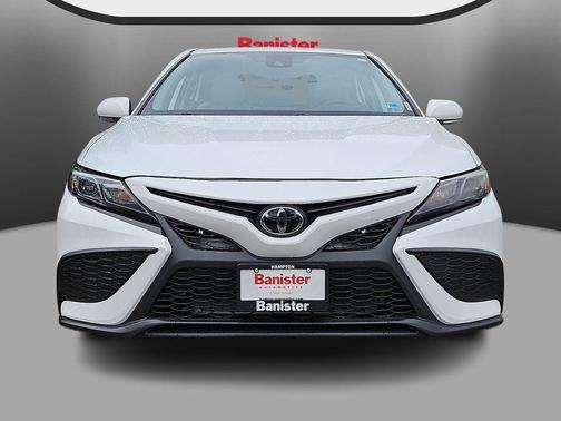 Ice Cap 2023 Toyota Camry SE