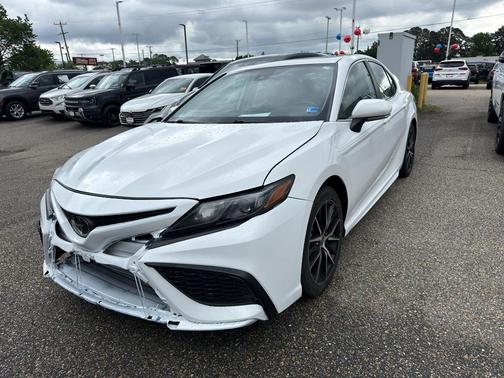 Ice Cap 2023 Toyota Camry SE