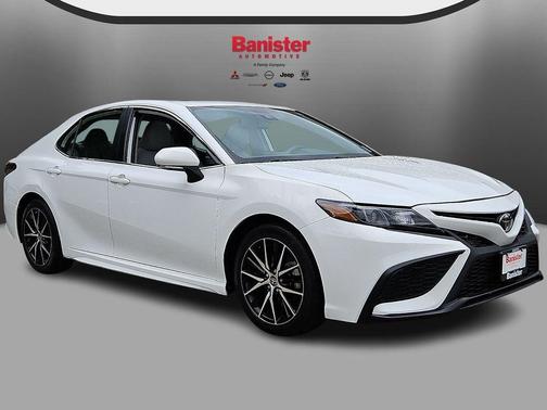 Ice Cap 2023 Toyota Camry SE