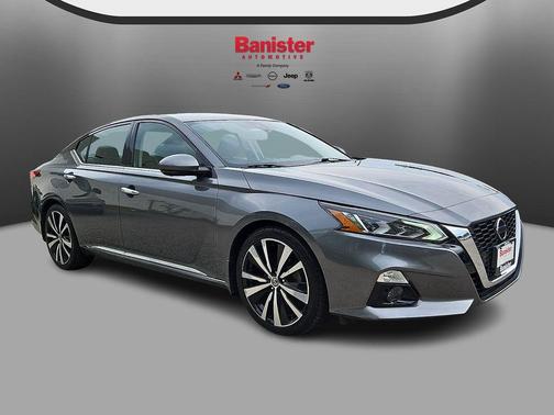 Gun Metallic 2019 Nissan Altima 2.5 Platinum