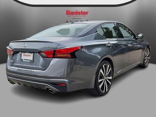 Gun Metallic 2019 Nissan Altima 2.5 Platinum