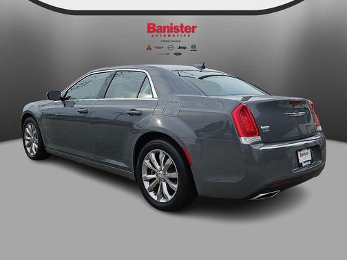 2018 Chrysler 300 Touring