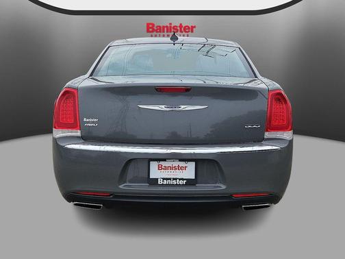 2018 Chrysler 300 Touring