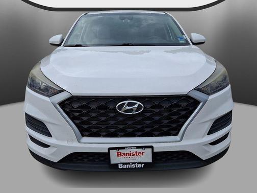 Dazzling White 2019 Hyundai TUCSON SE