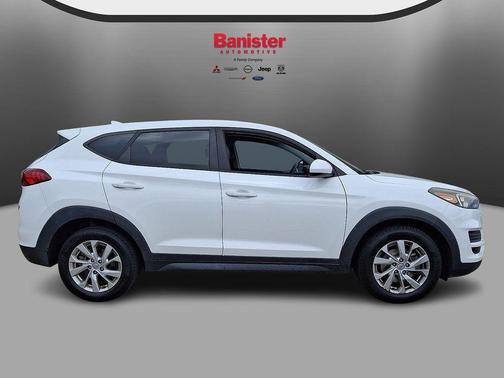 Dazzling White 2019 Hyundai TUCSON SE